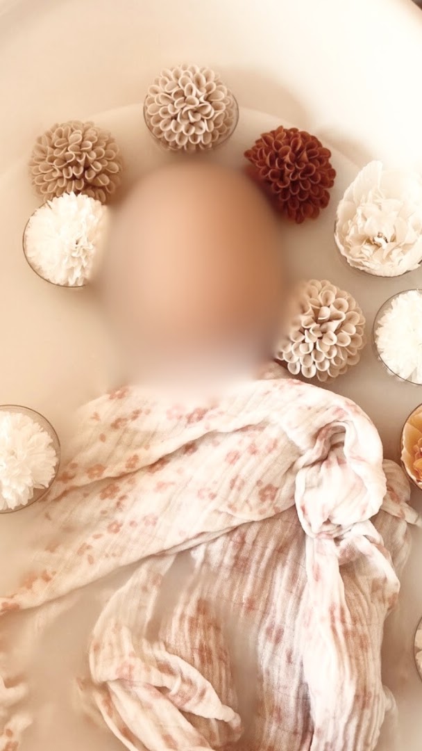 Mathilde - Massage femme enceinte - Massage bébé - Bain enveloppé - Saint- Lô · Photos 12
